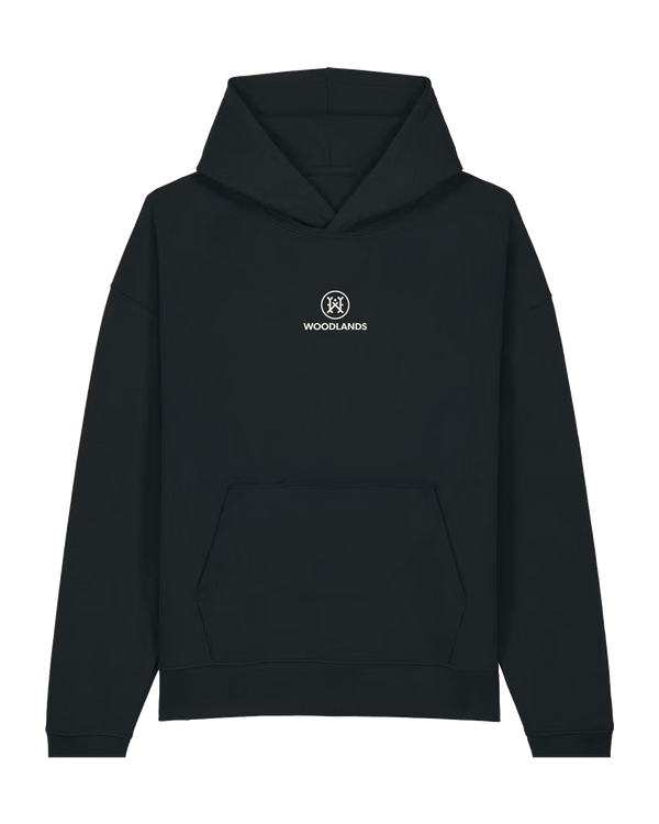 Pulli Logo, schwarz, vorne rundes Logo mit Woodlands